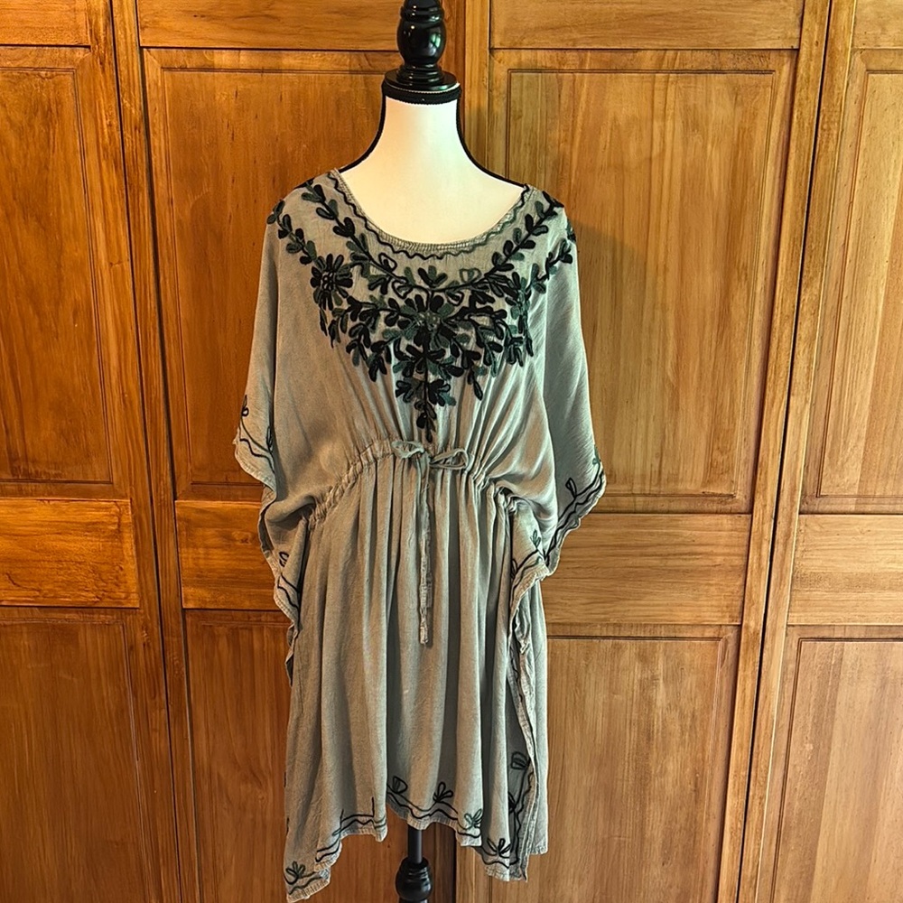 Gray and Black Asymmetrical Tunic with Flutter Sleeves